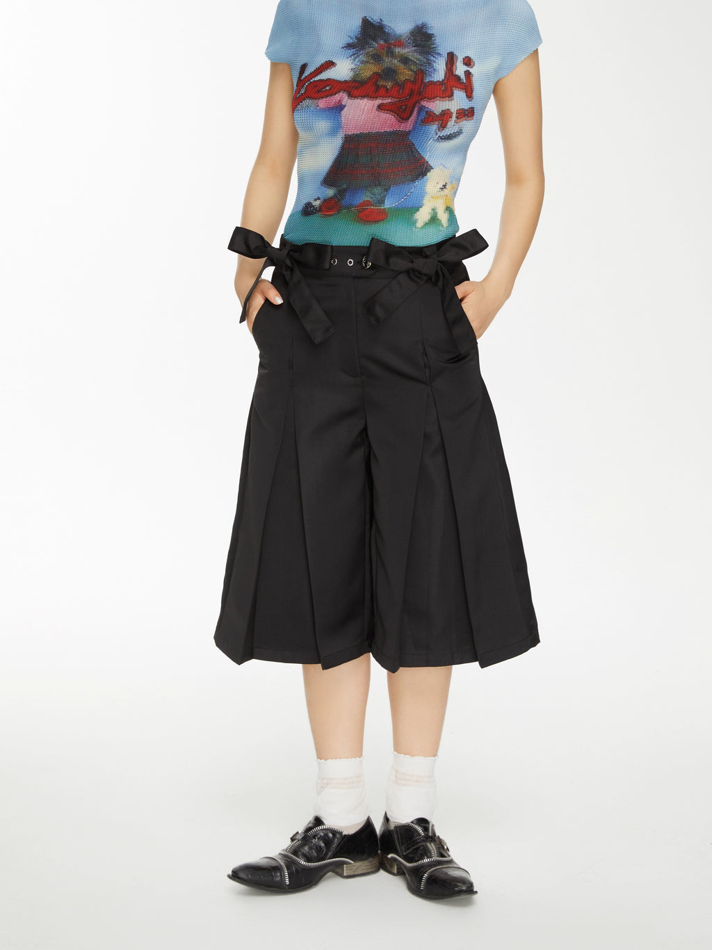 Bow-Embellished Pleated Back Wide-Leg Trouser Shorts
