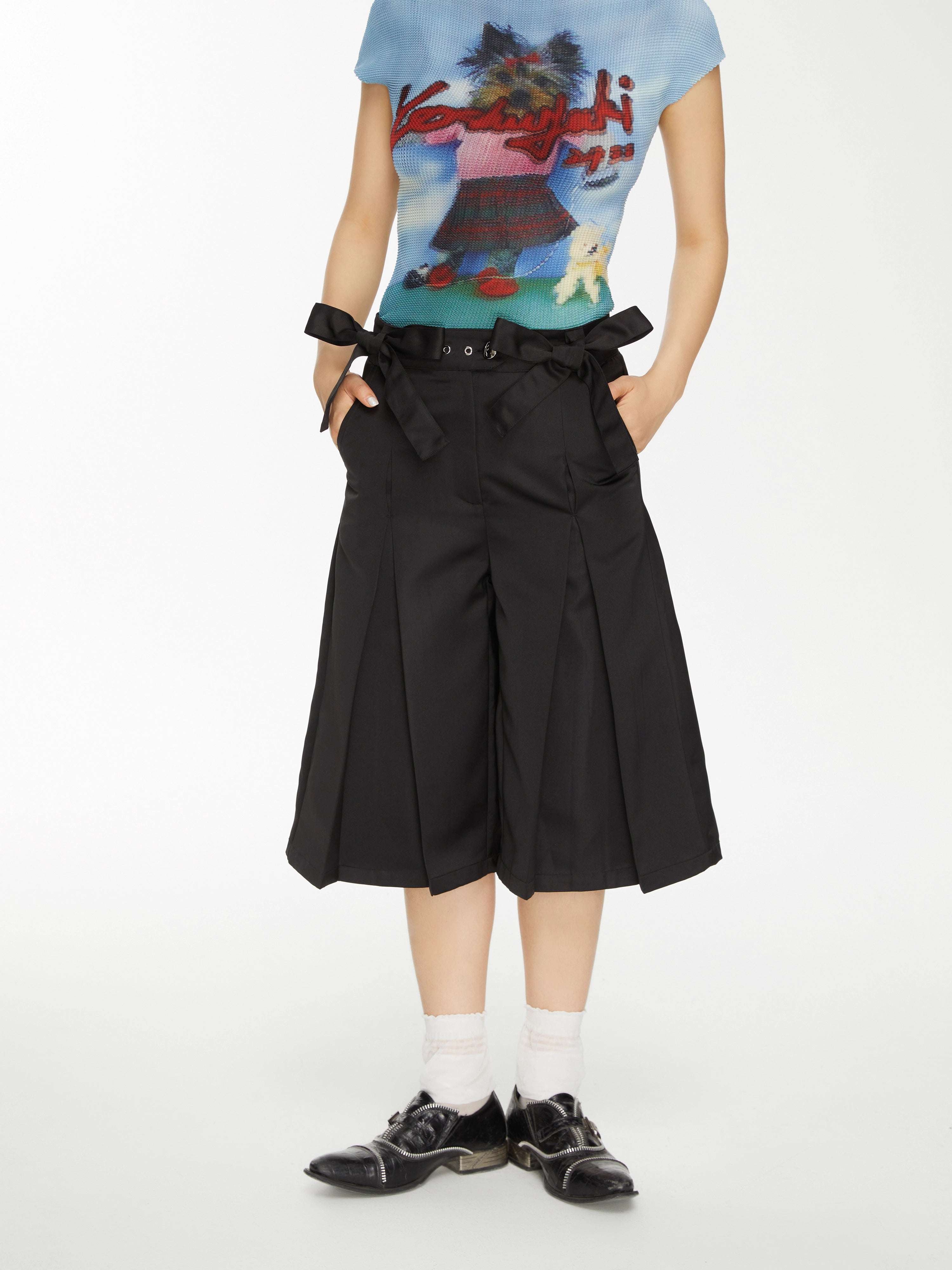 Bow-Embellished Pleated Back Wide-Leg Trouser Shorts