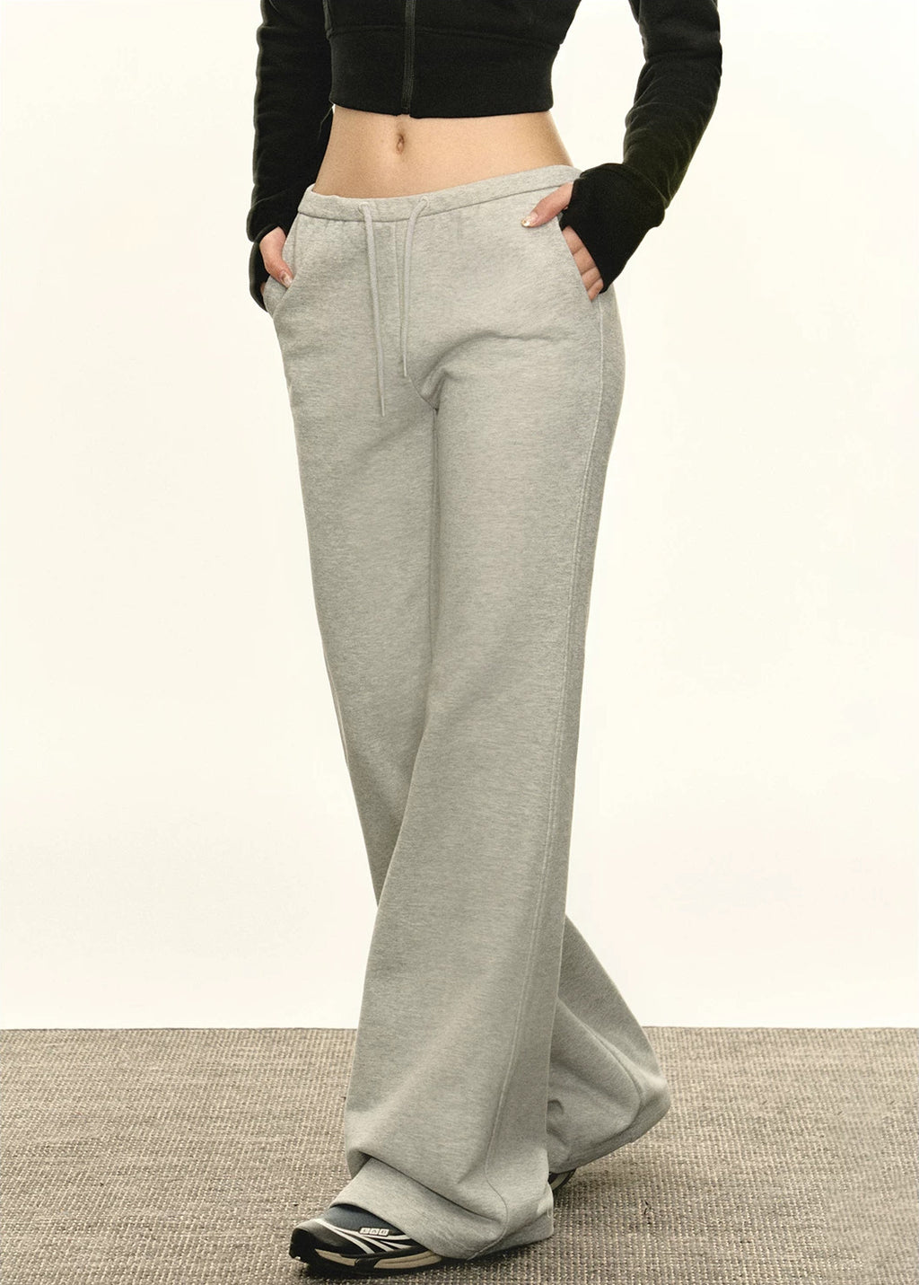 Raven Flare Sweatpant