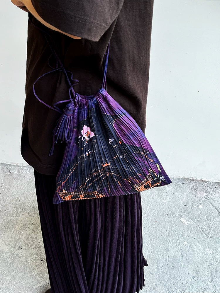 龙门 Dragon Gate Pleated Pouch Bag