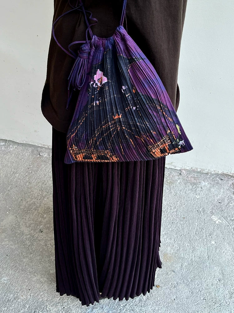 龙门 Dragon Gate Pleated Pouch Bag