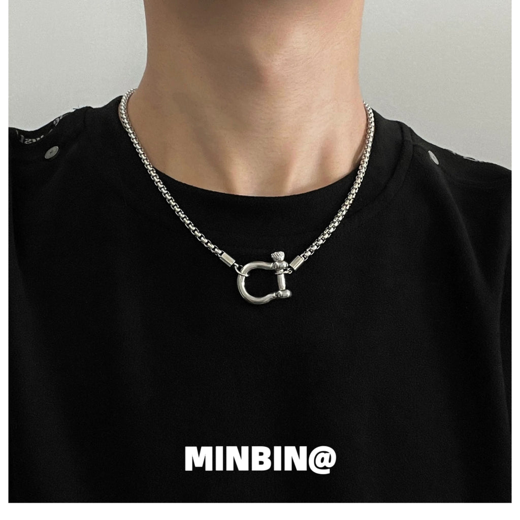 Mariner Shackle Chain Necklace