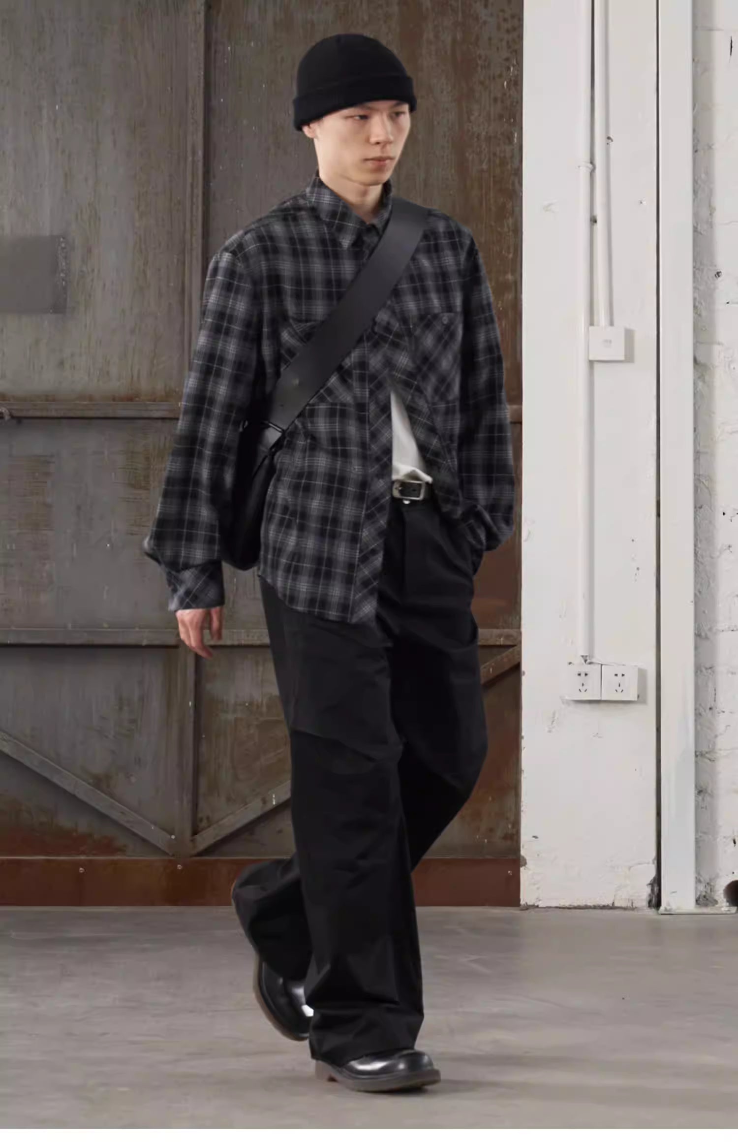 Piecewise Planar Trousers