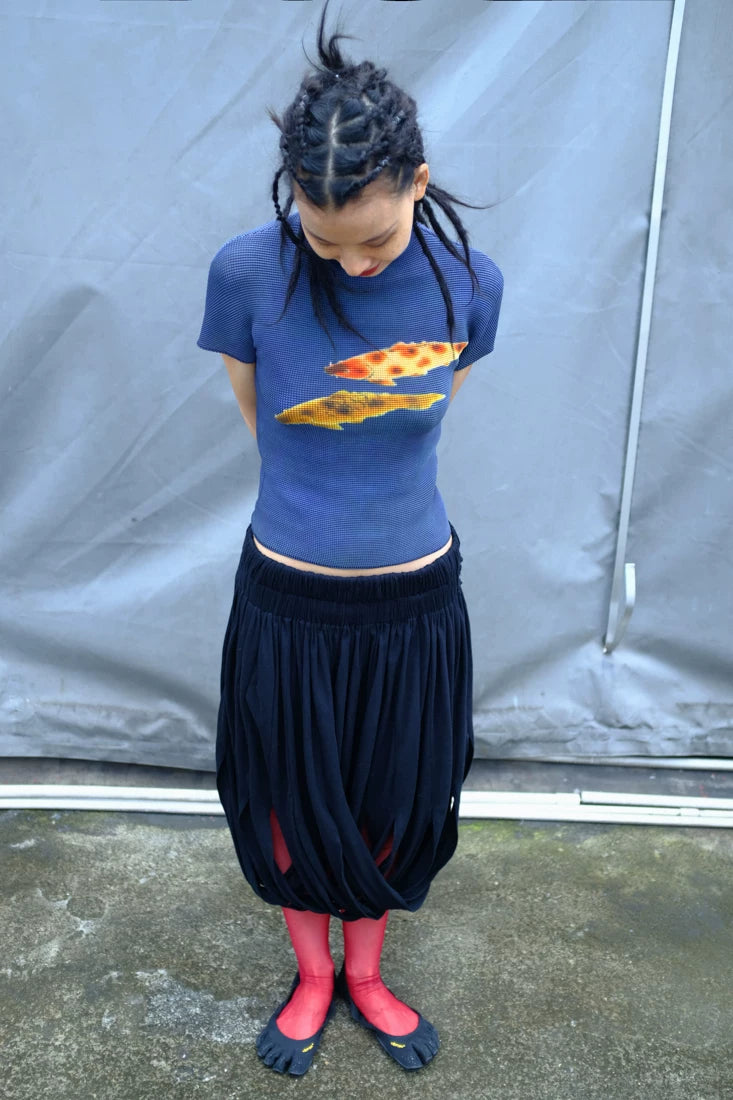 鲤影 (Li Ying) "The Shadow of a Carp" Waffle Pleated Tee