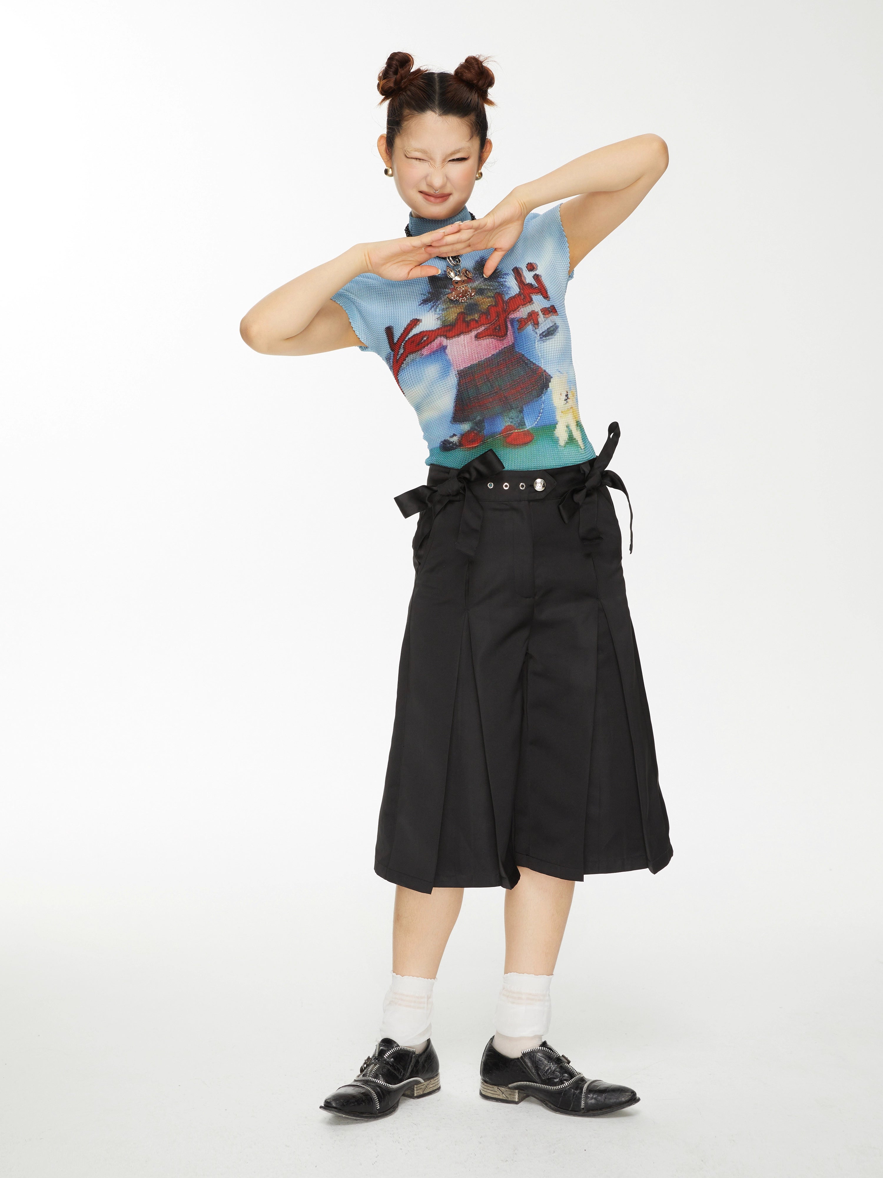 Bow-Embellished Pleated Back Wide-Leg Trouser Shorts