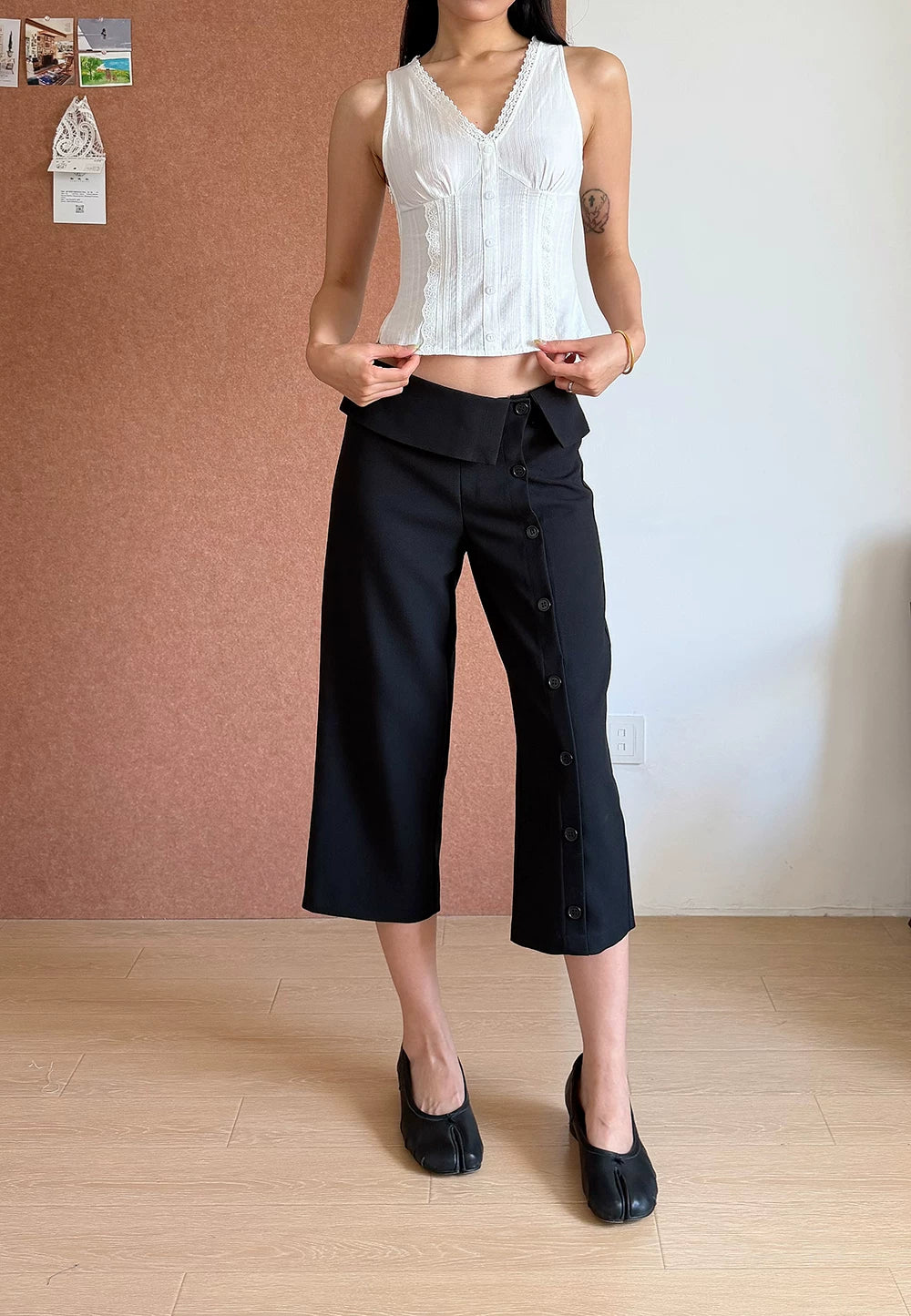 Lace Panel Button Tank