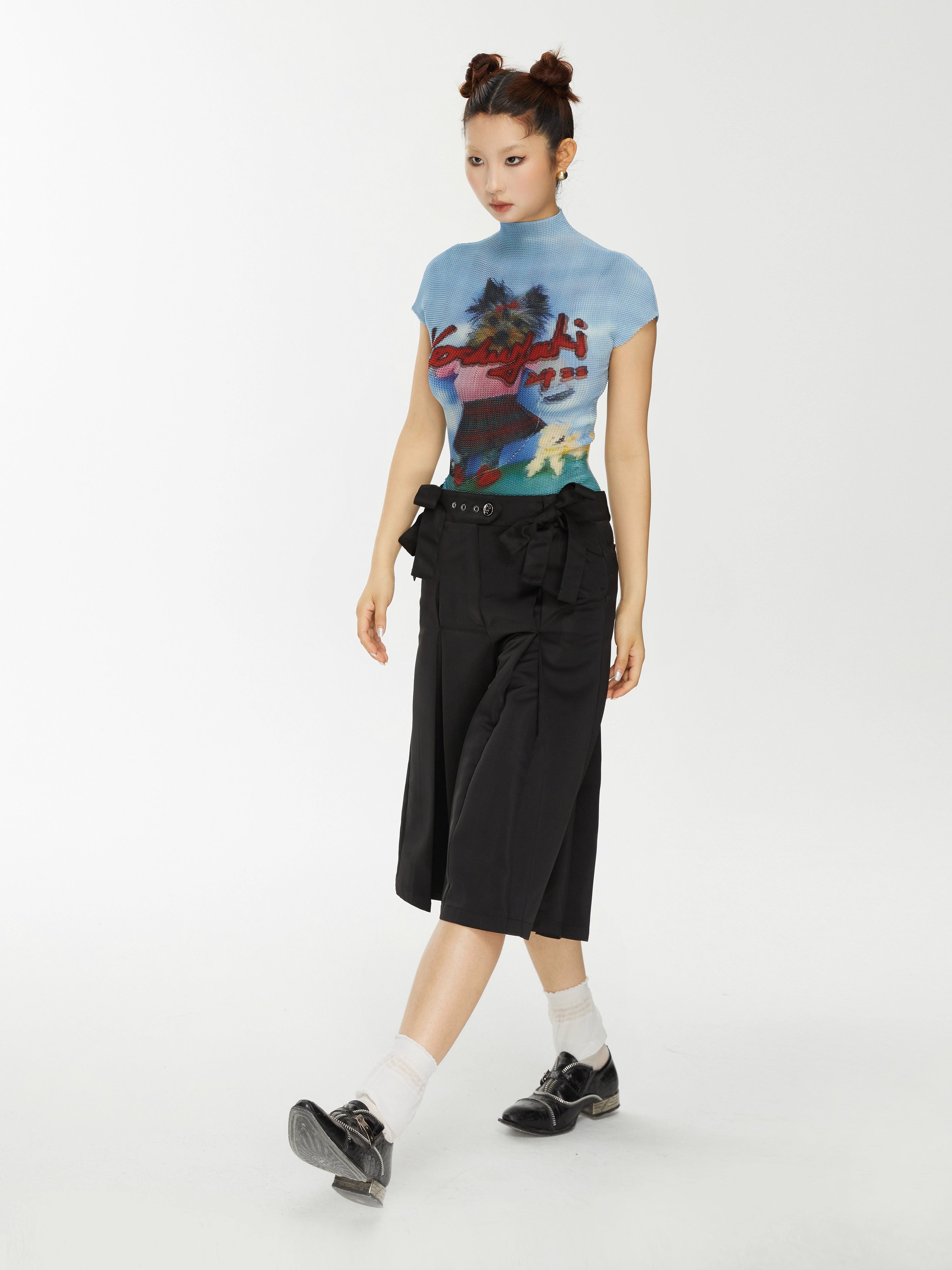 Bow-Embellished Pleated Back Wide-Leg Trouser Shorts