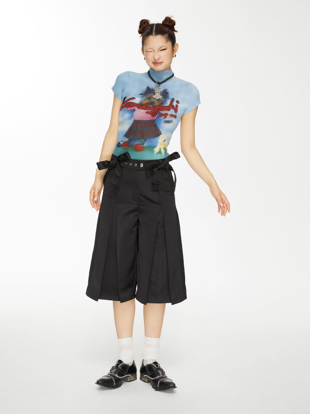 Bow-Embellished Pleated Back Wide-Leg Trouser Shorts