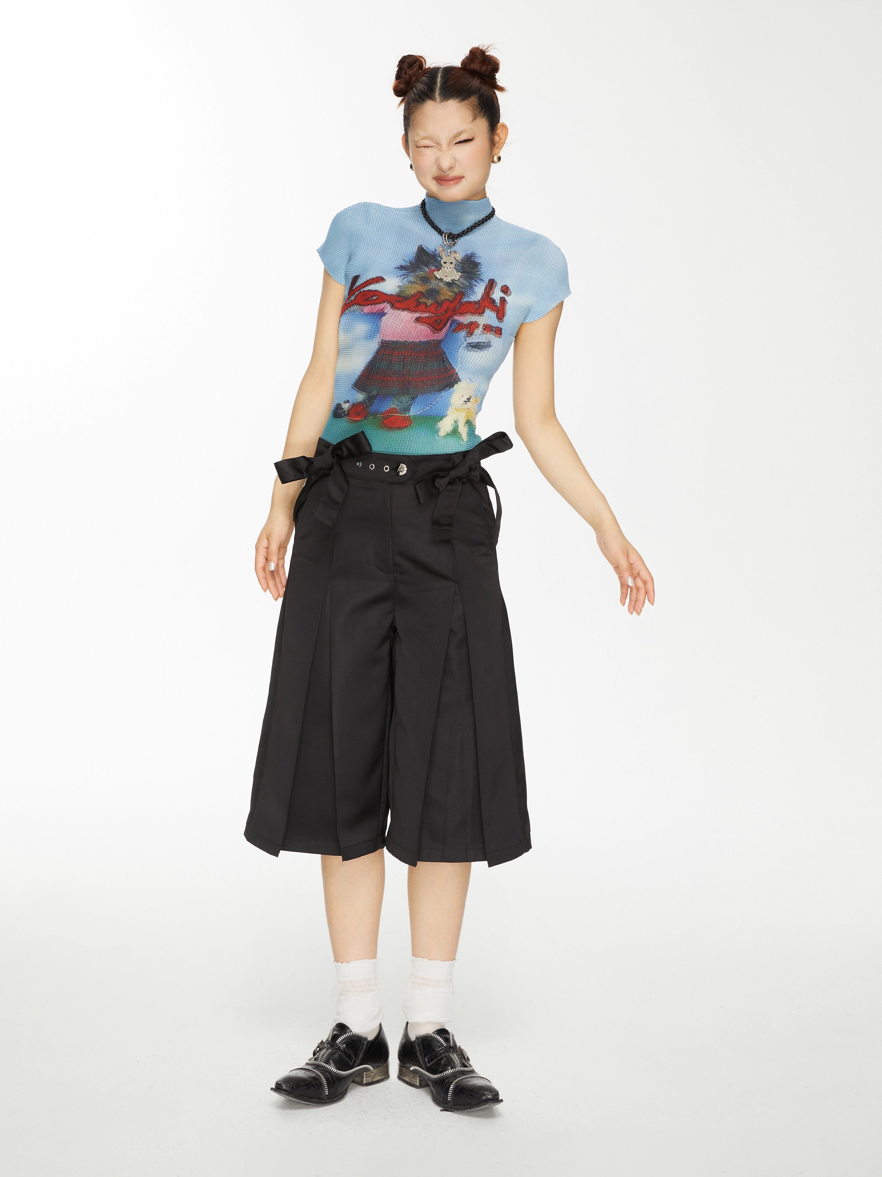 Bow-Embellished Pleated Back Wide-Leg Trouser Shorts