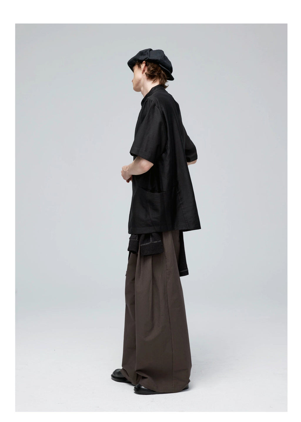 Short-Sleeved Curved Panel Button-Up Shirt