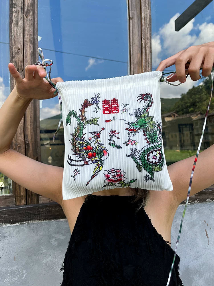 龙门 Dragon Gate Pleated Pouch Bag