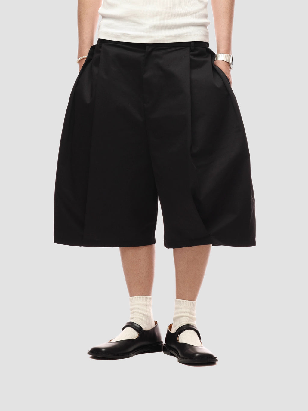 Double Pleated Shorts in Black Ink