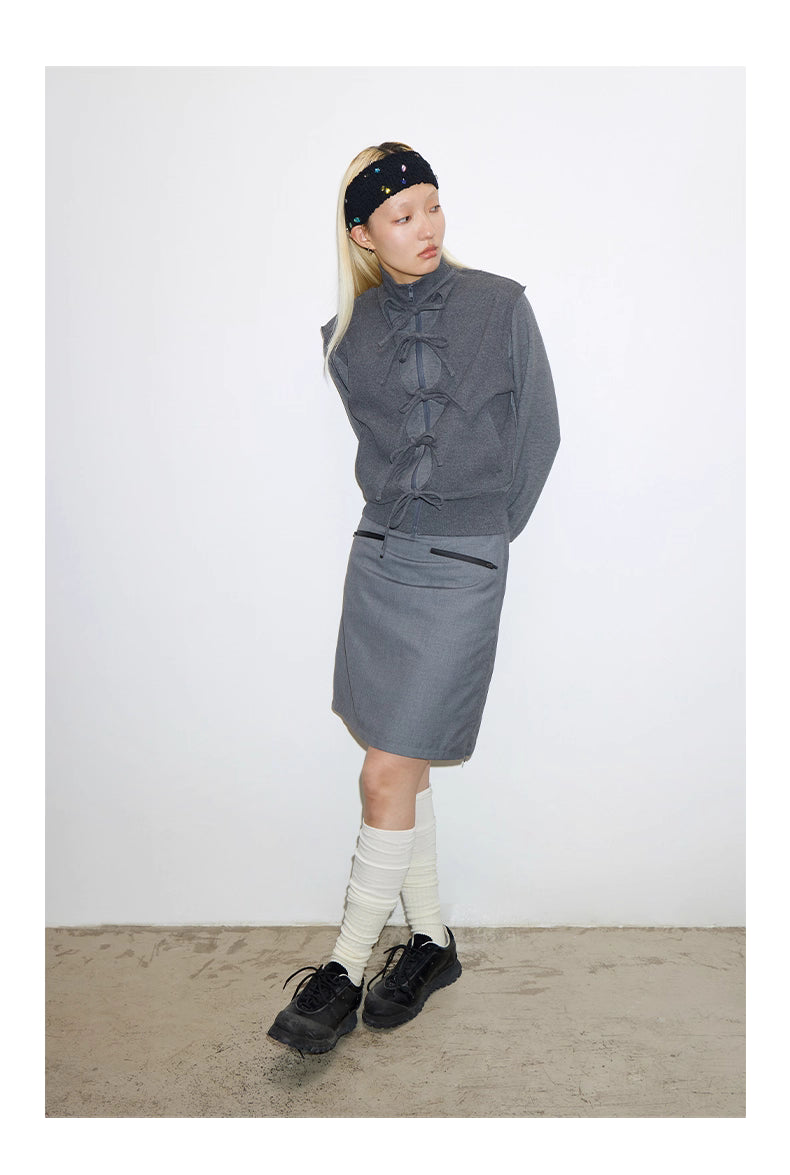 Knot-Fastening Sweater