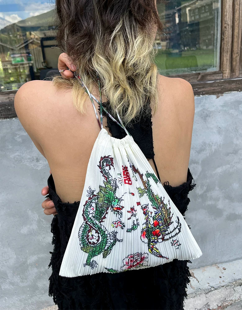 龙门 Dragon Gate Pleated Pouch Bag