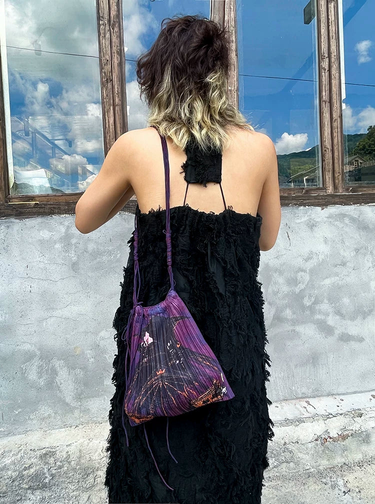 龙门 Dragon Gate Pleated Pouch Bag