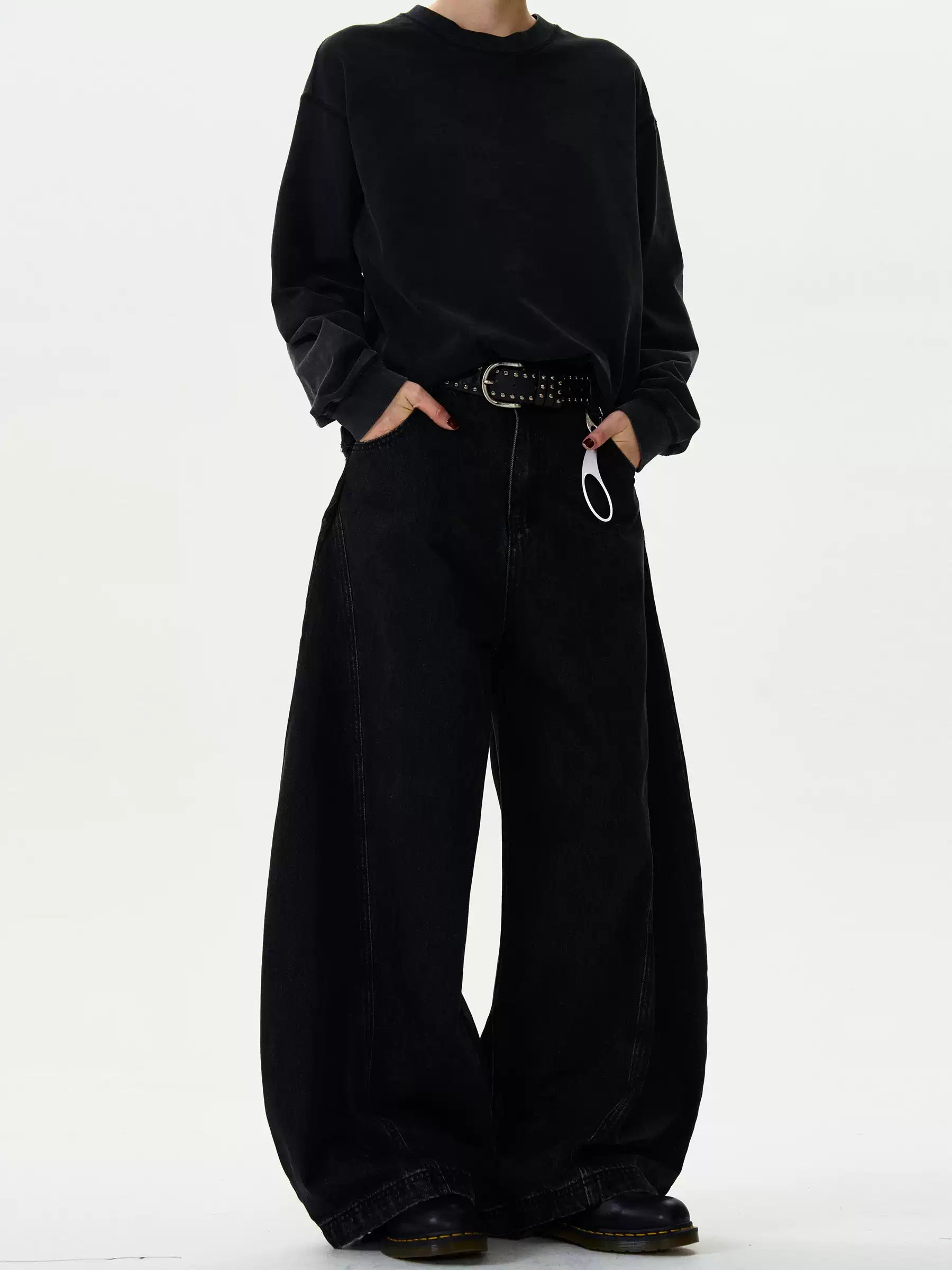 Curved Barrel Jeans