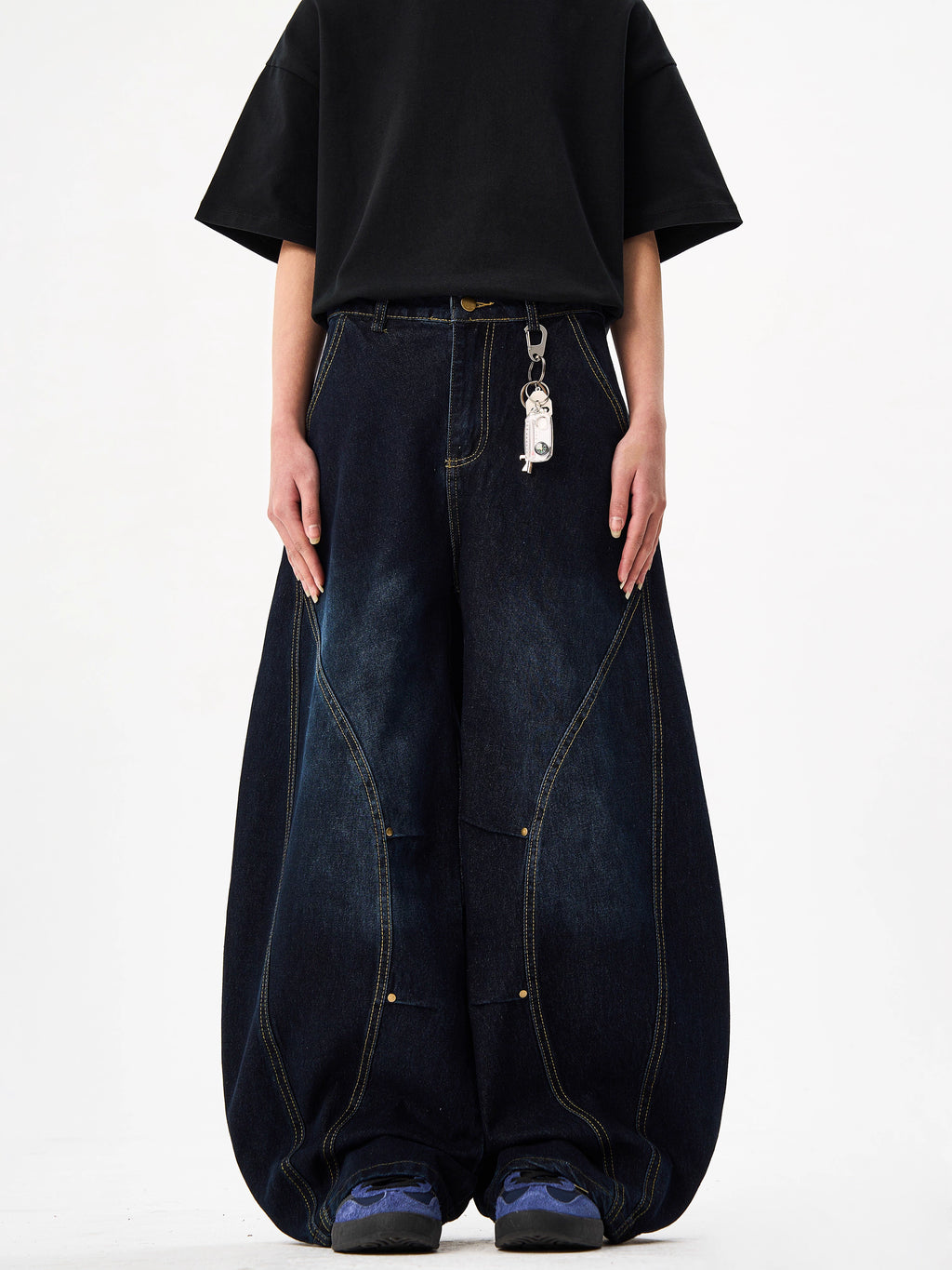 Balloon Contrast Stitch Jeans