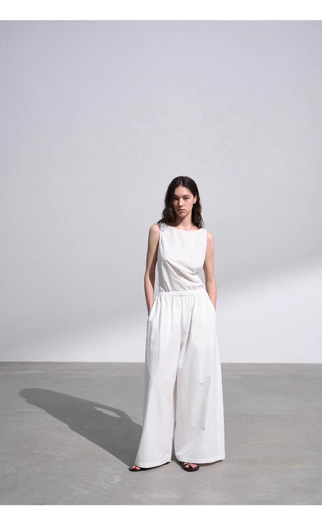 Draped Asymmetric Knot Tank