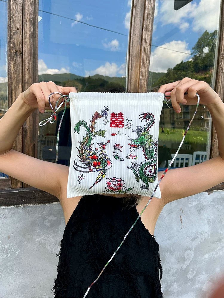 龙门 Dragon Gate Pleated Pouch Bag