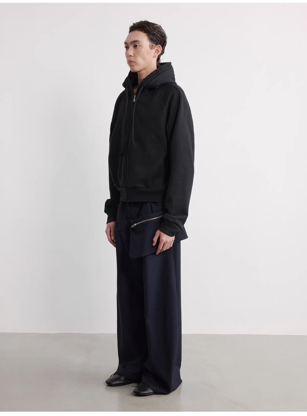 Side-Pocket Utility Pants in Dark Navy