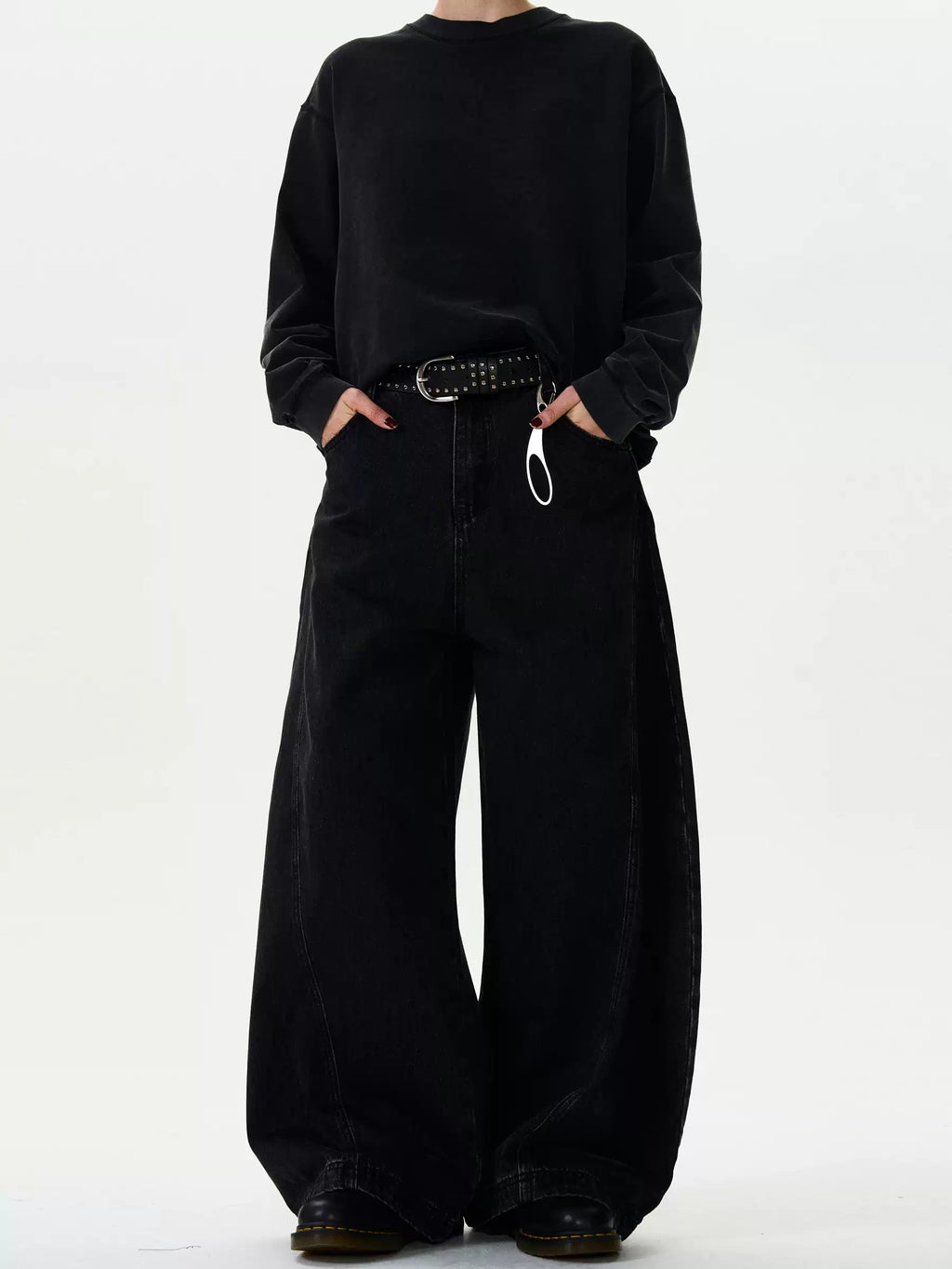 Curved Barrel Jeans