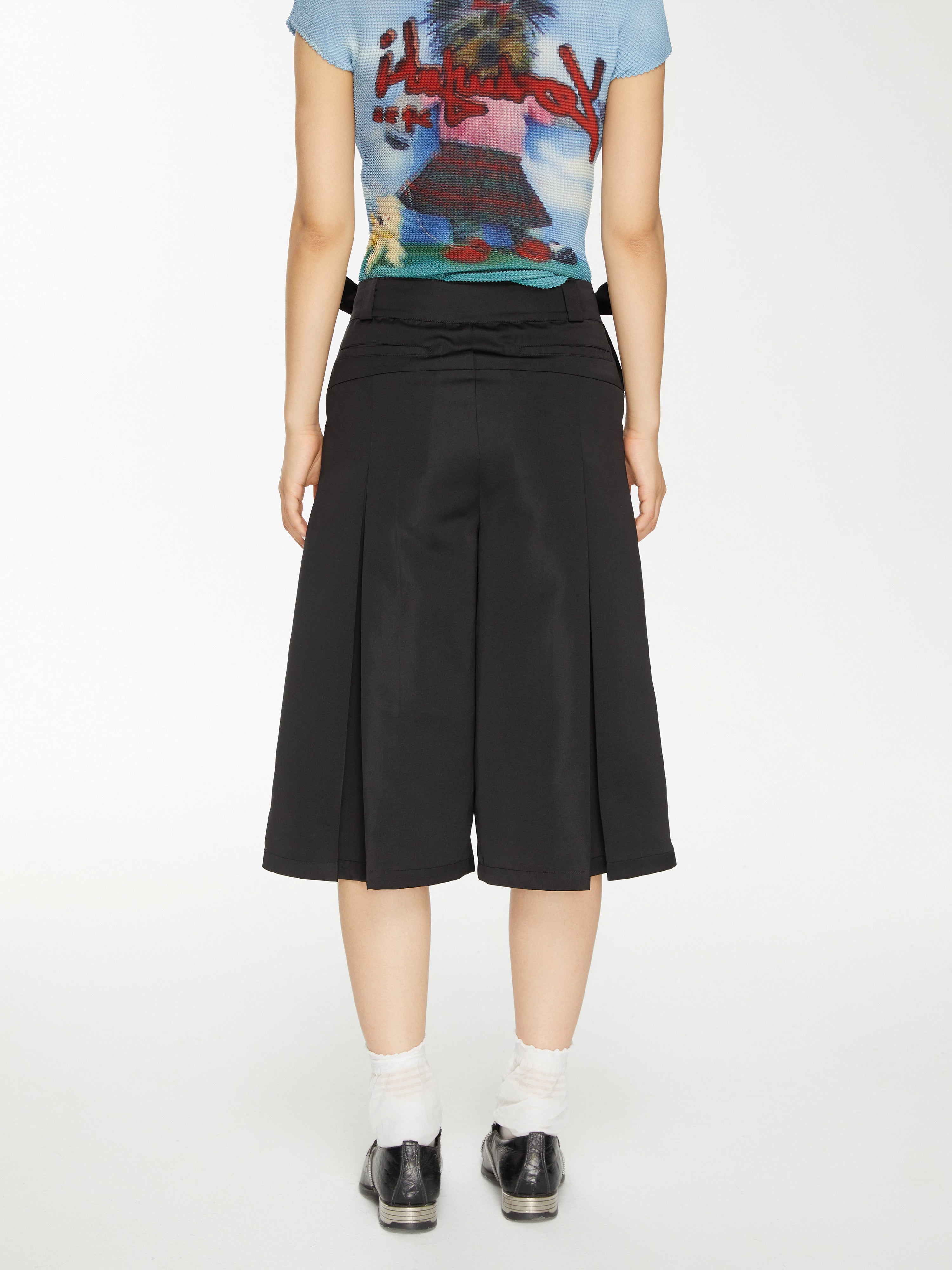 Bow-Embellished Pleated Back Wide-Leg Trouser Shorts