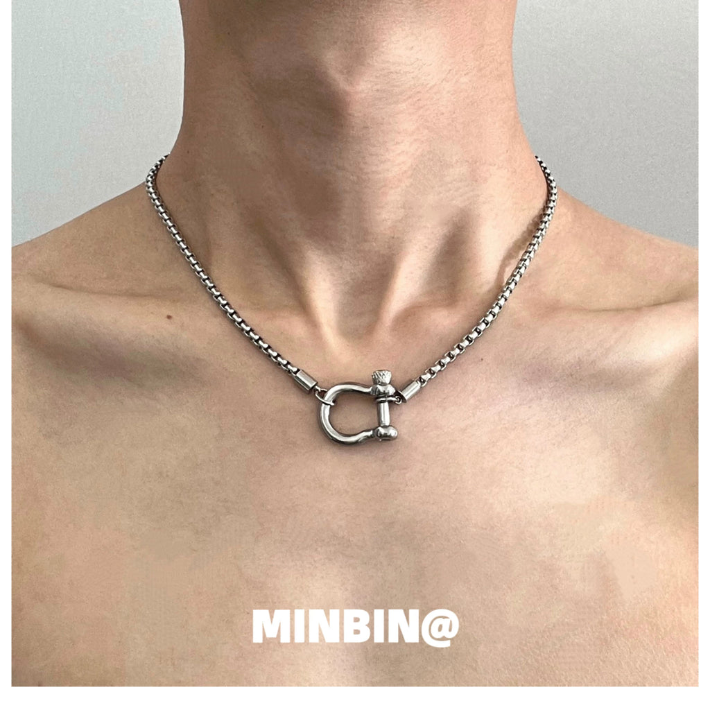 Mariner Shackle Chain Necklace