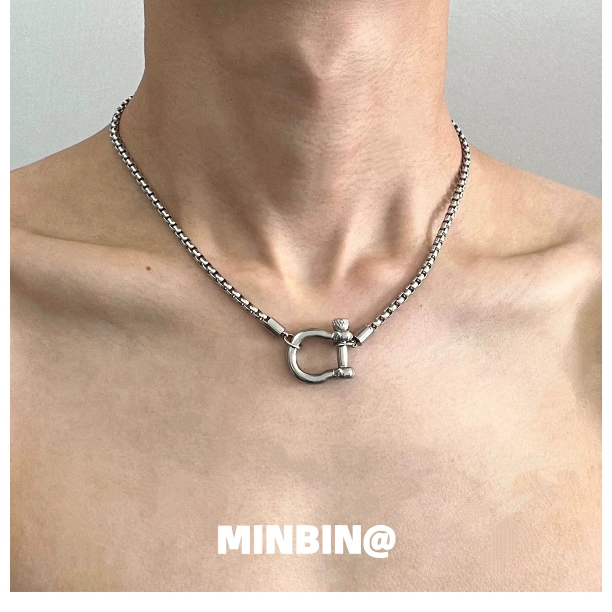 Mariner Shackle Chain Necklace