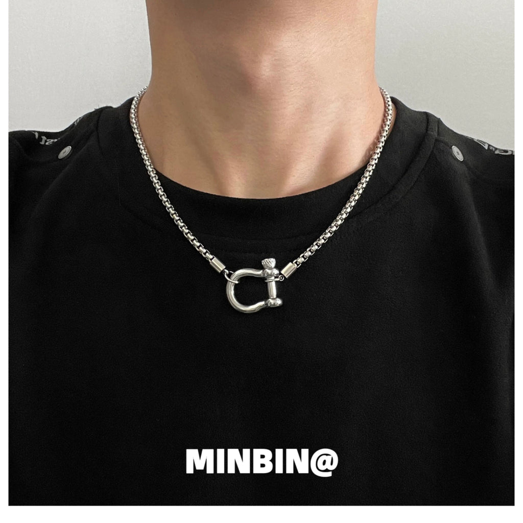 Mariner Shackle Chain Necklace