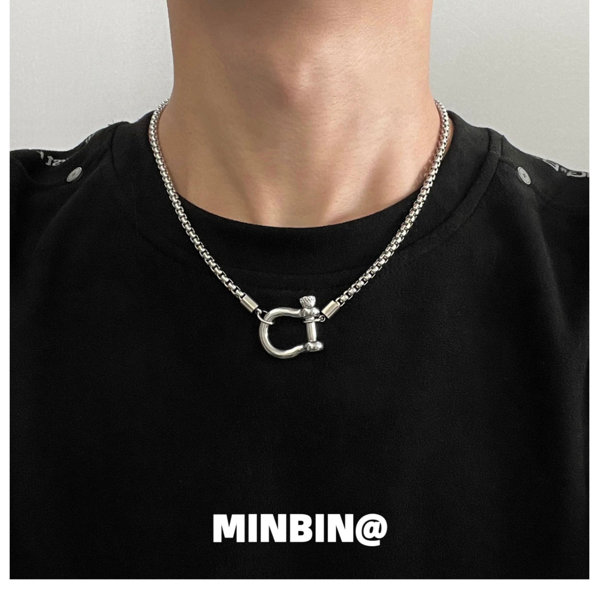 Mariner Shackle Chain Necklace
