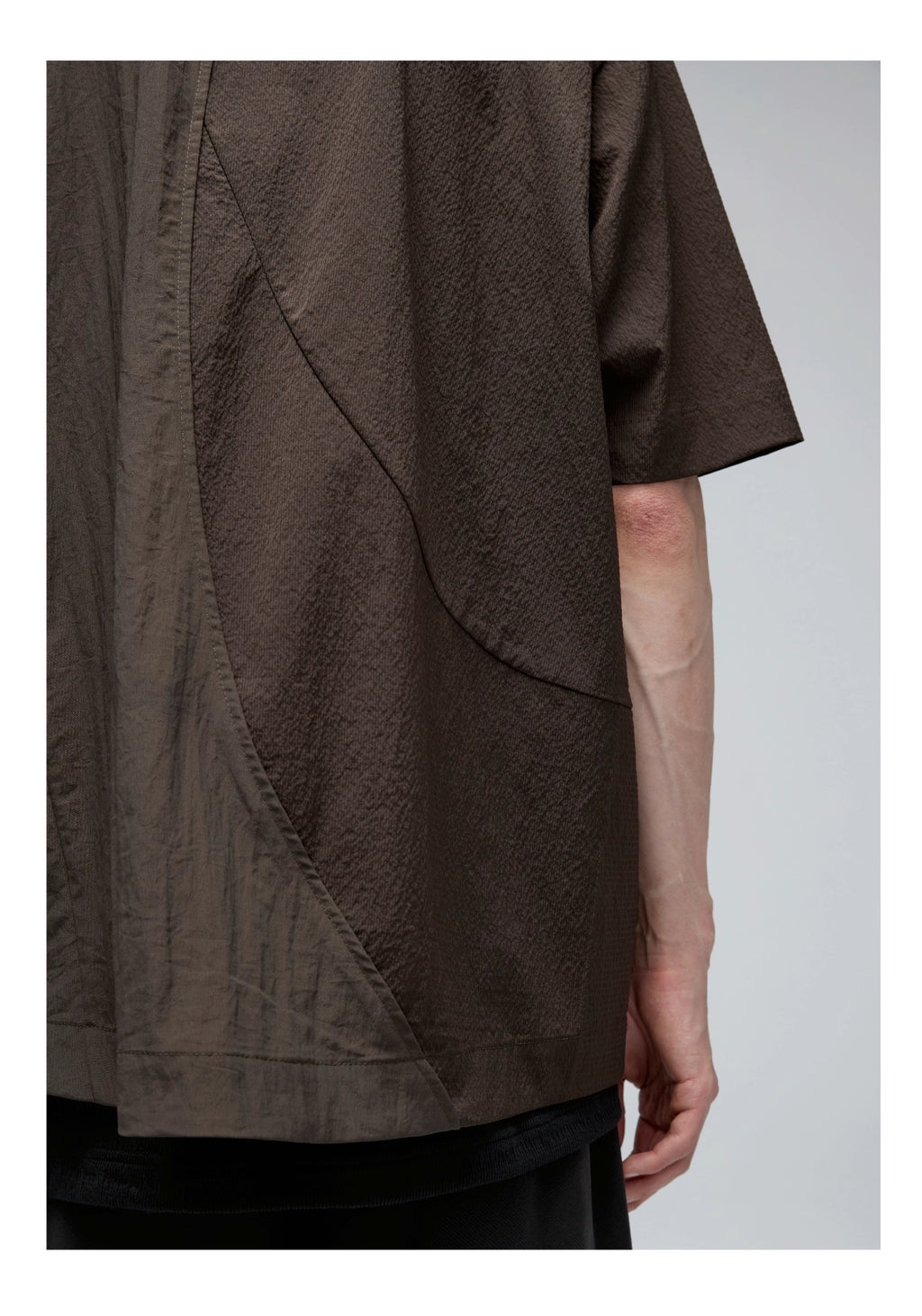 Short-Sleeved Curved Panel Button-Up Shirt