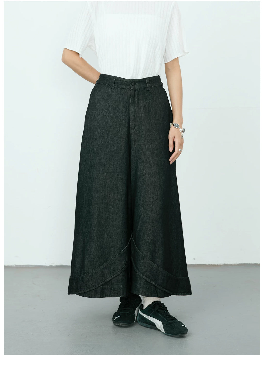 Curved Seam Wide-Leg Denim Trousers