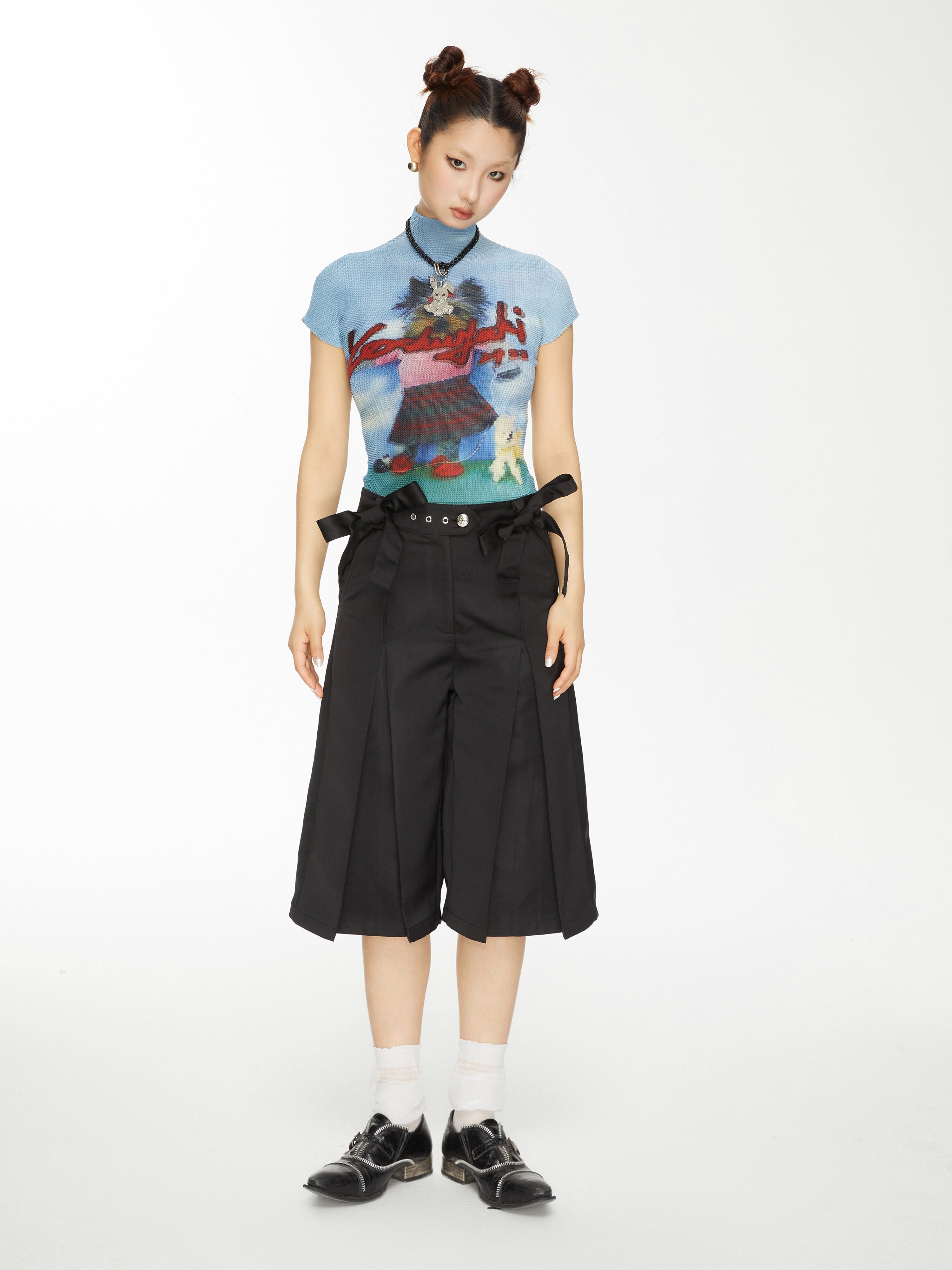 Bow-Embellished Pleated Back Wide-Leg Trouser Shorts