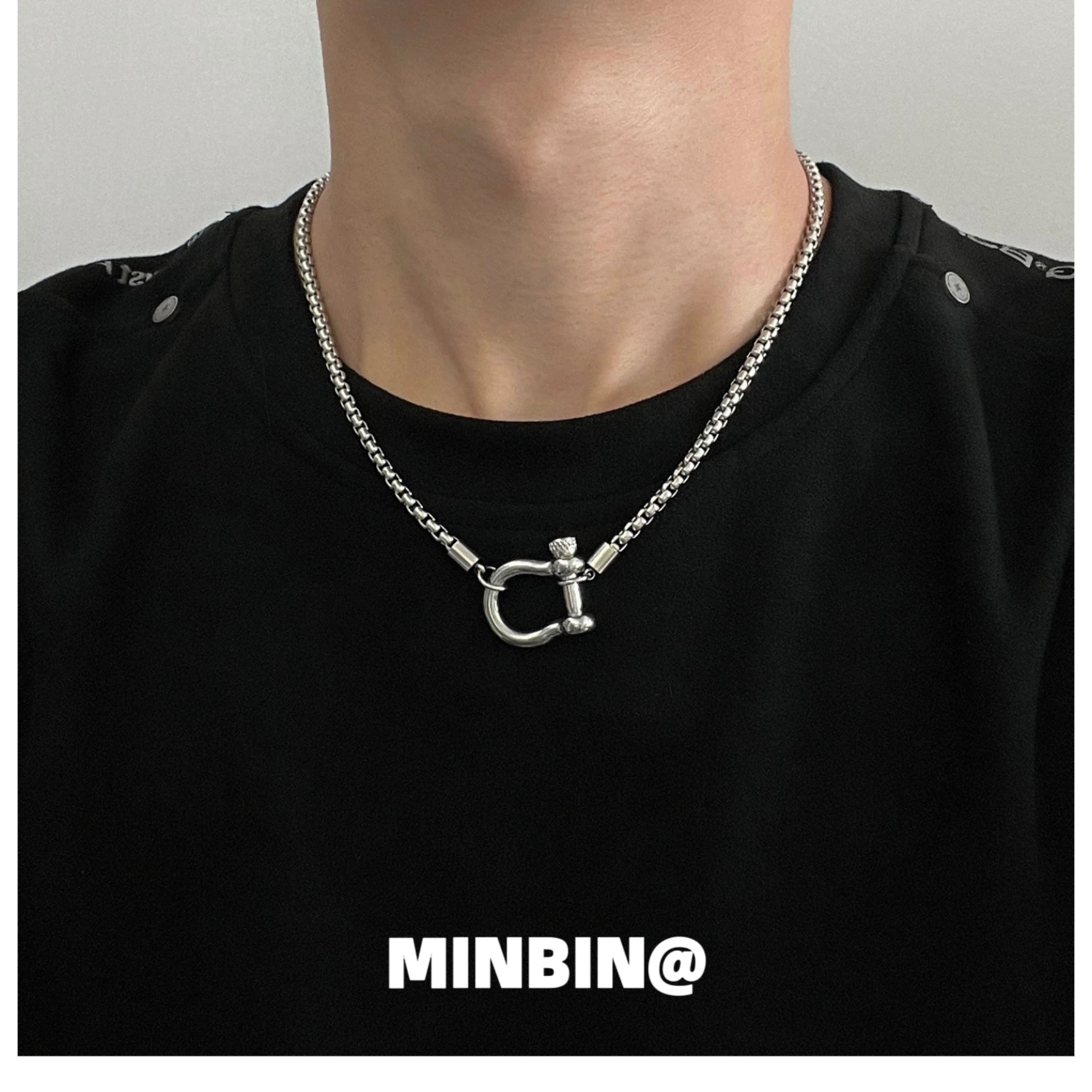 Mariner Shackle Chain Necklace