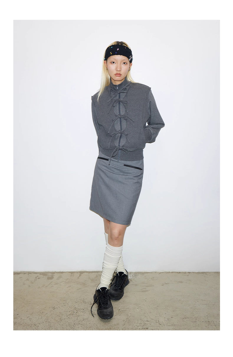 Knot-Fastening Sweater