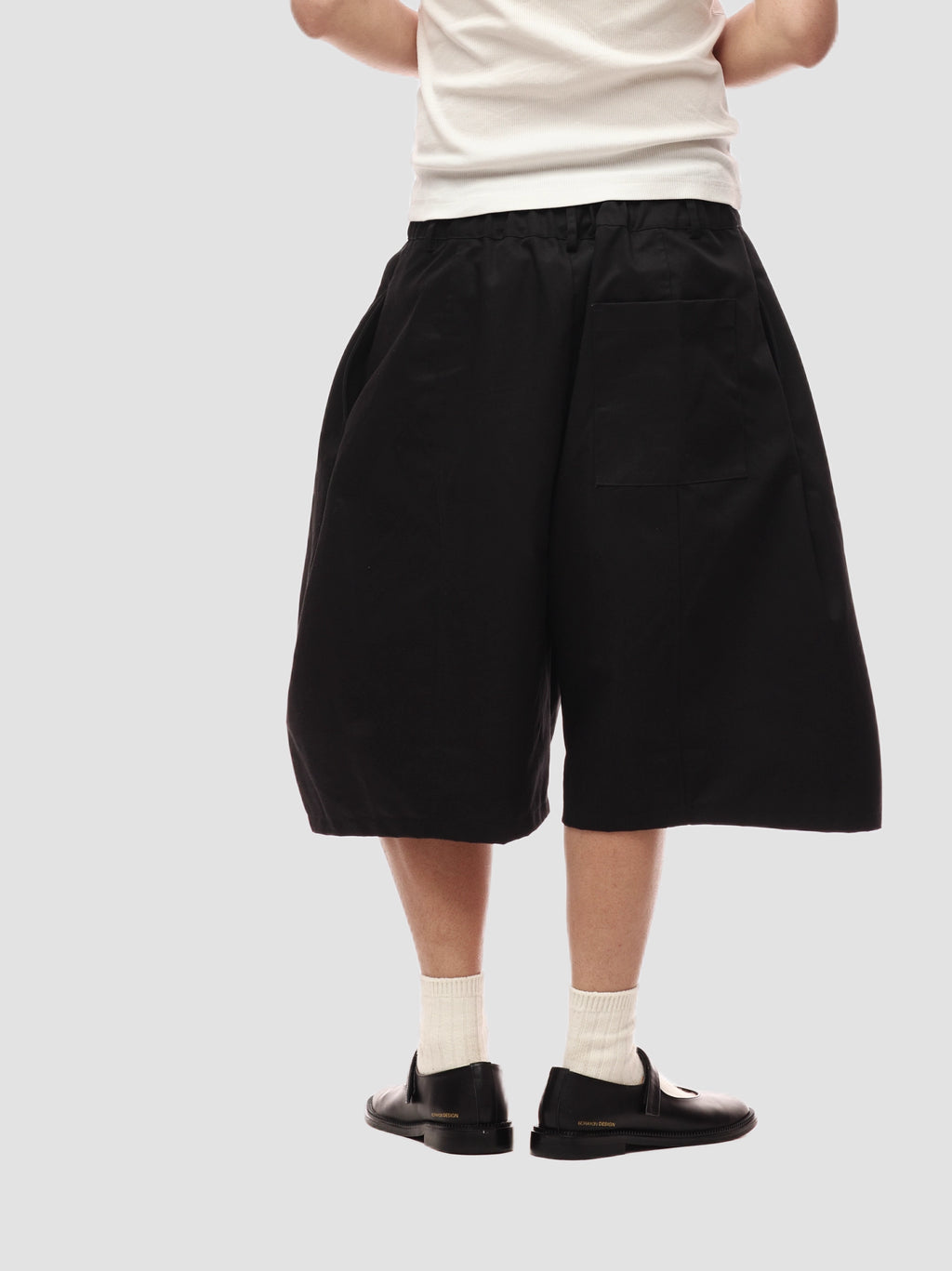 Double Pleated Shorts in Black Ink