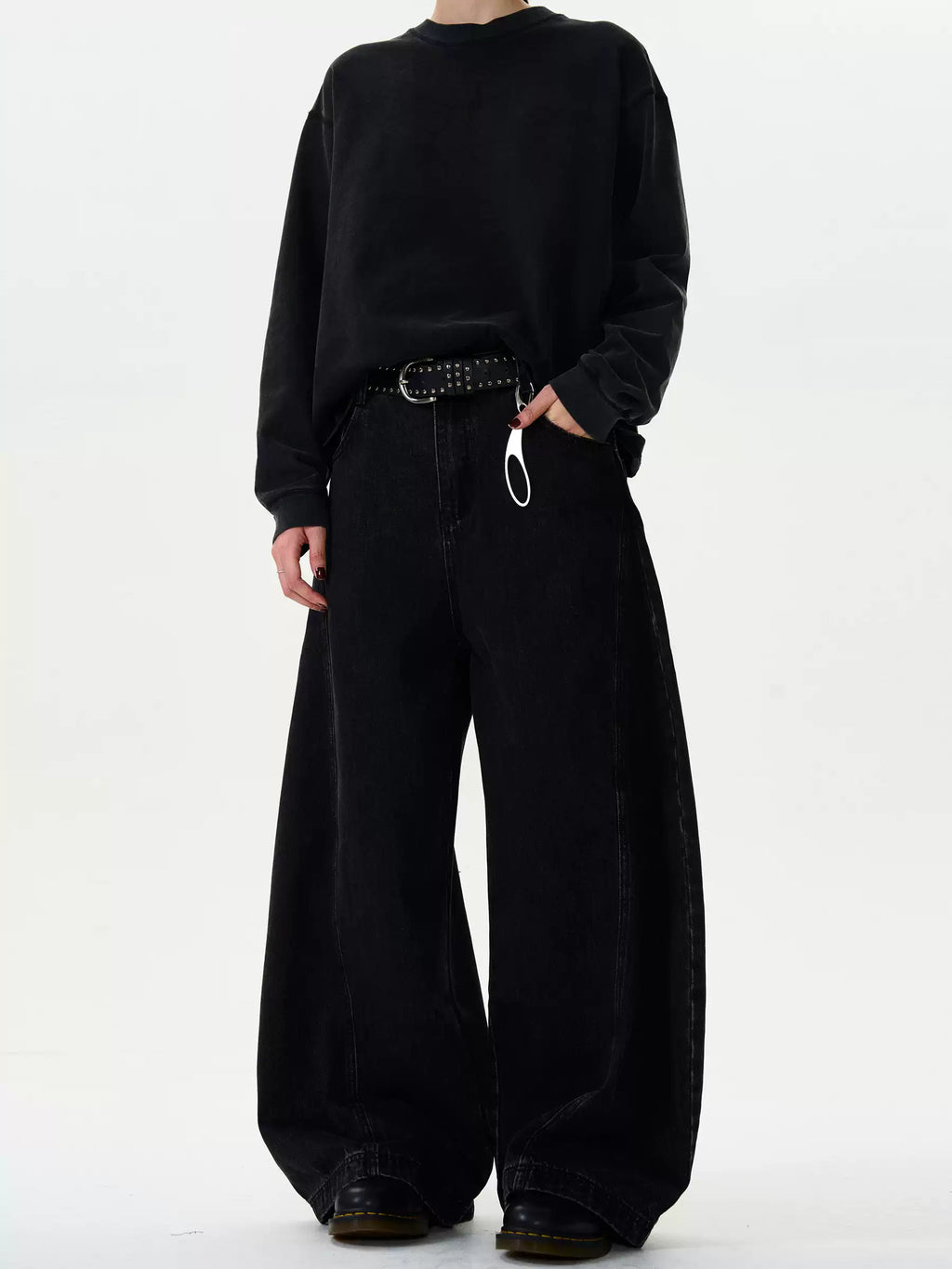 Curved Barrel Jeans