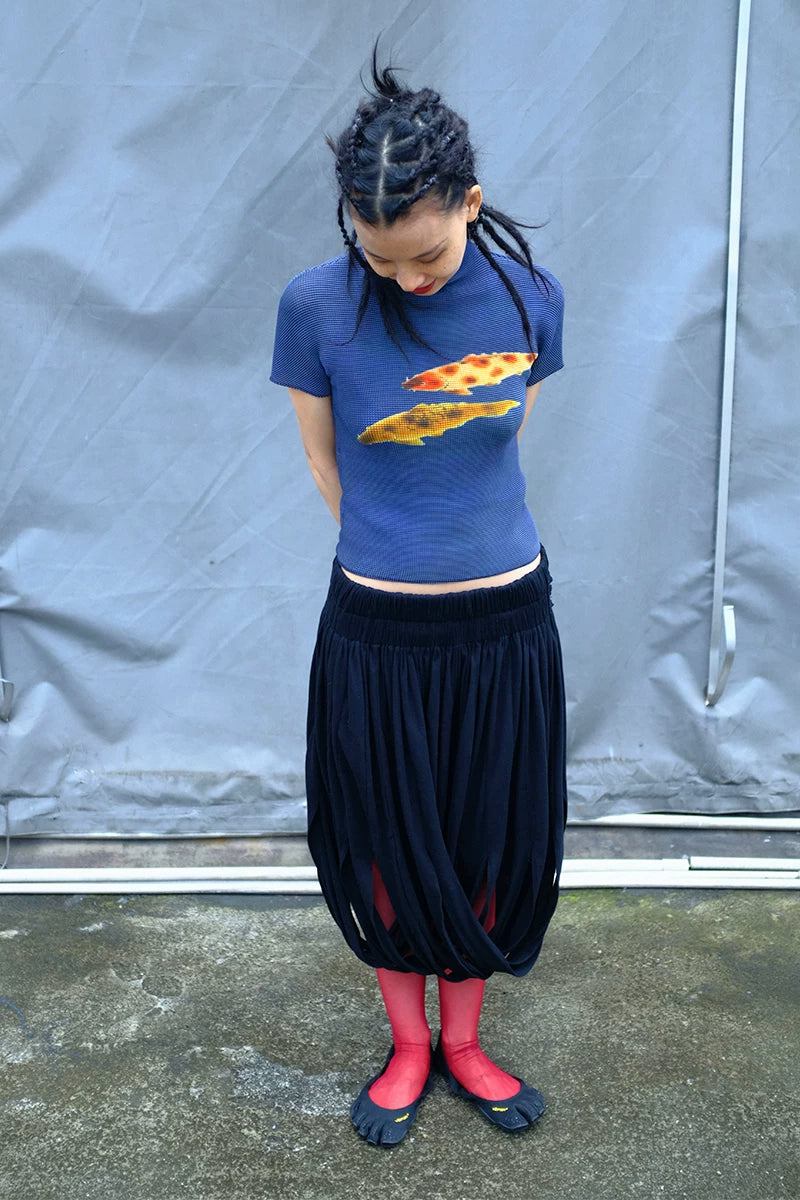 鲤影 (Li Ying) "The Shadow of a Carp" Waffle Pleated Tee