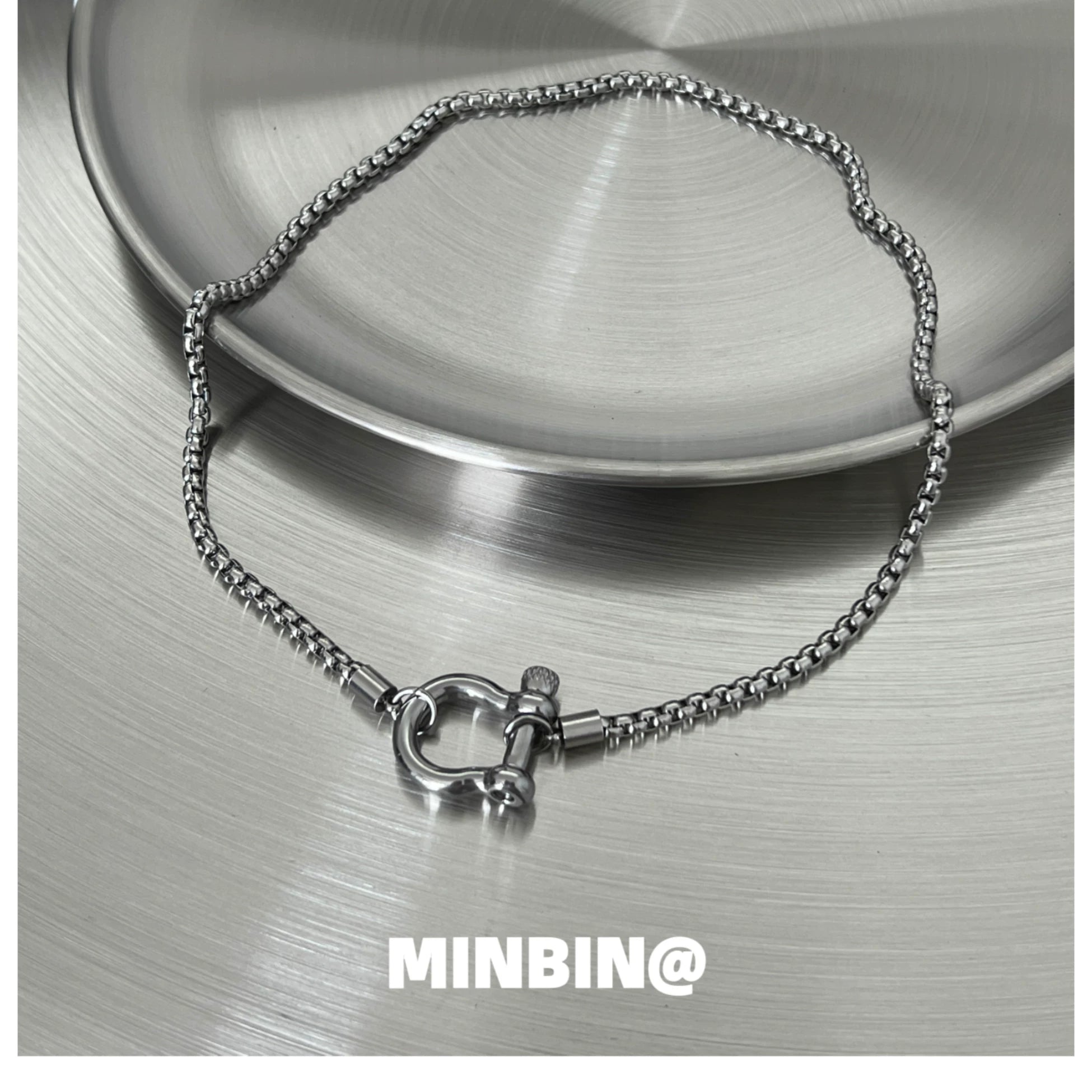 Mariner Shackle Chain Necklace