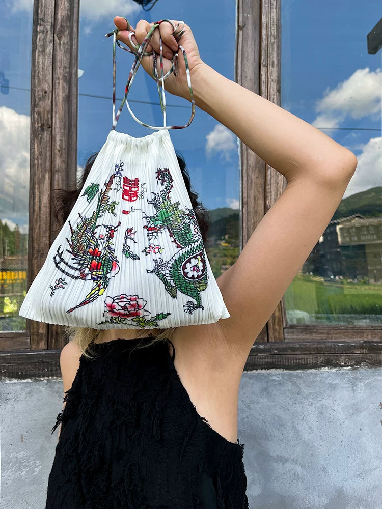 龙门 Dragon Gate Pleated Pouch Bag