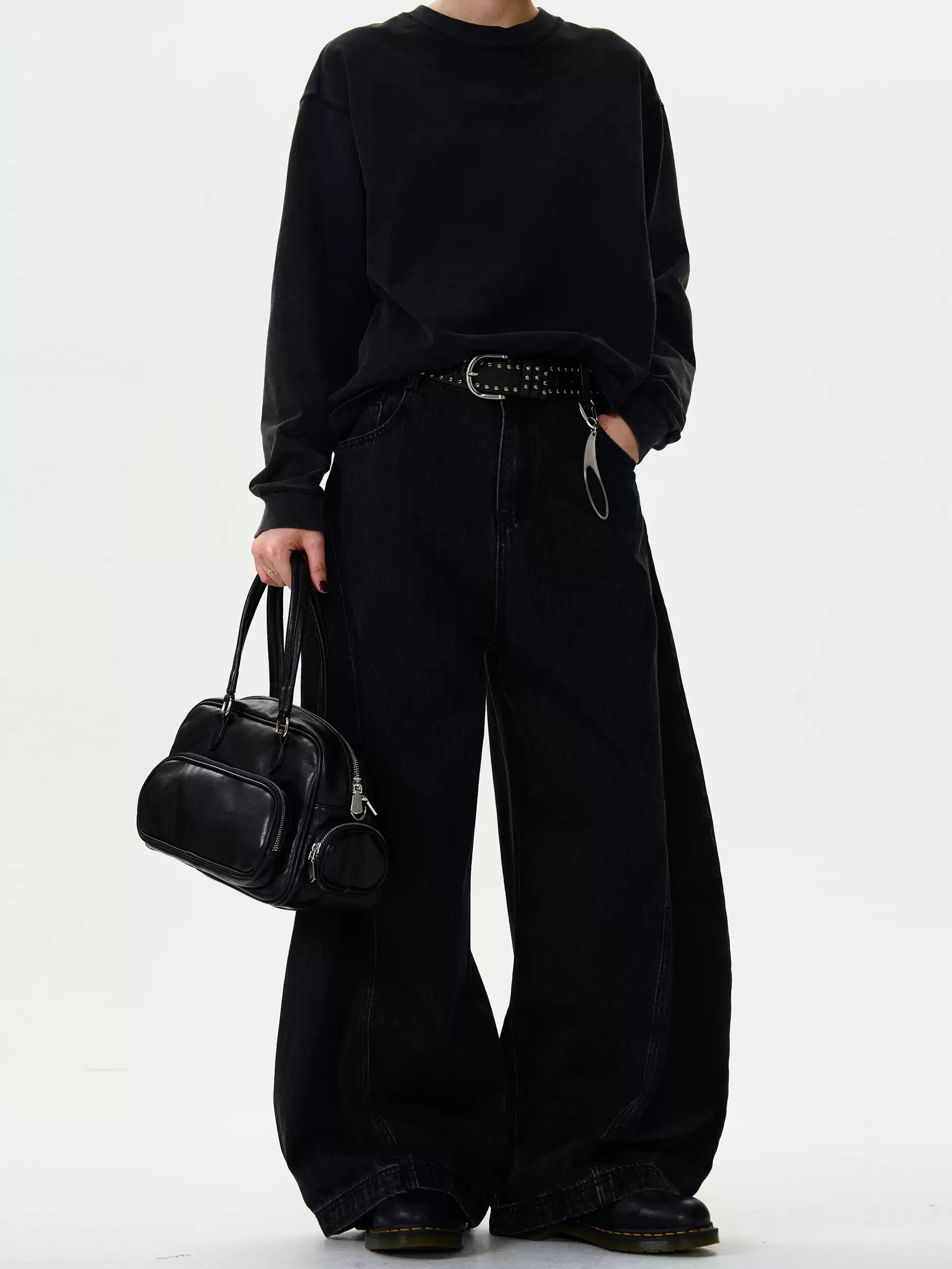 Curved Barrel Jeans