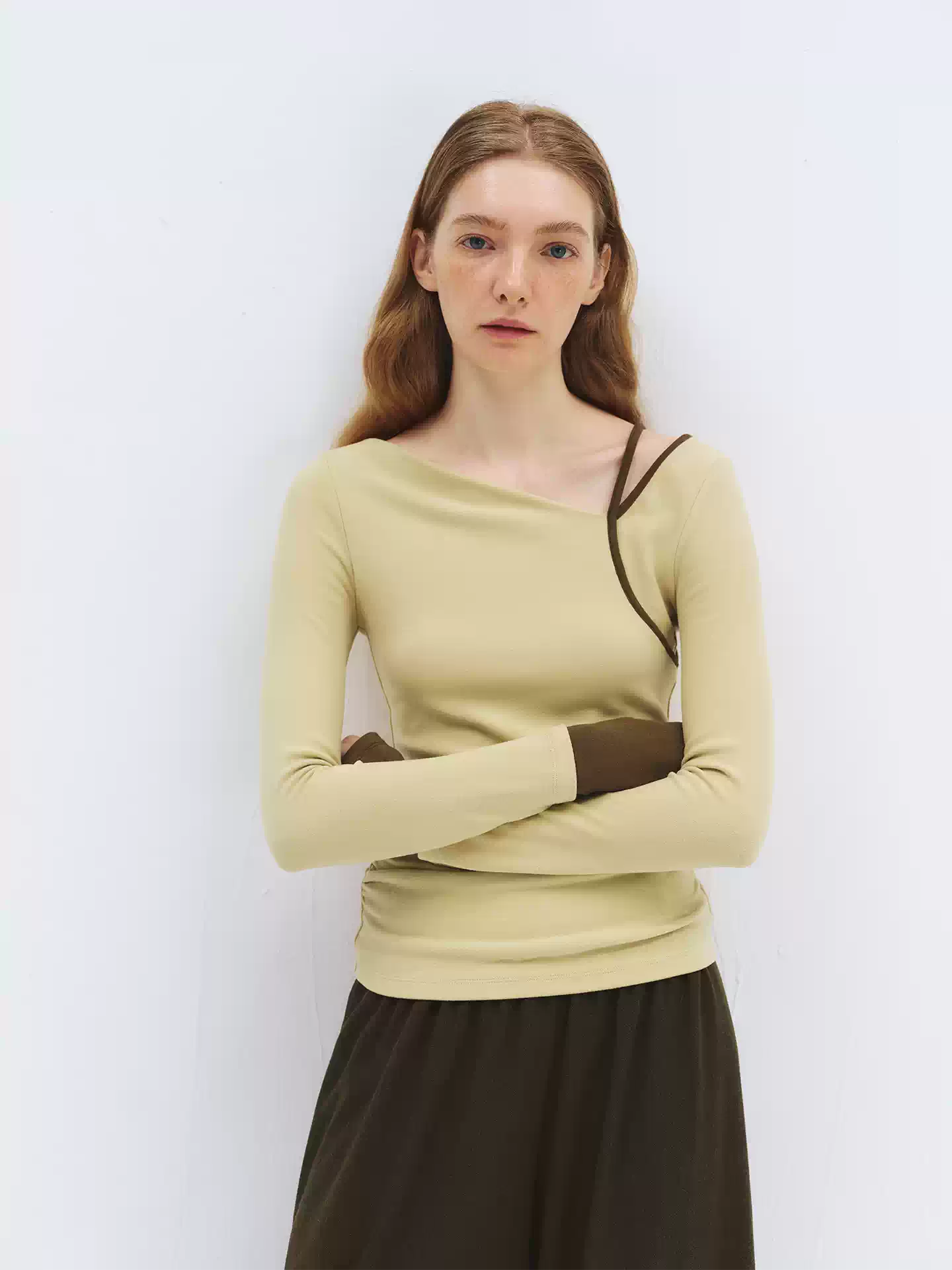 Contrast Trim Ruched Long Sleeve Top