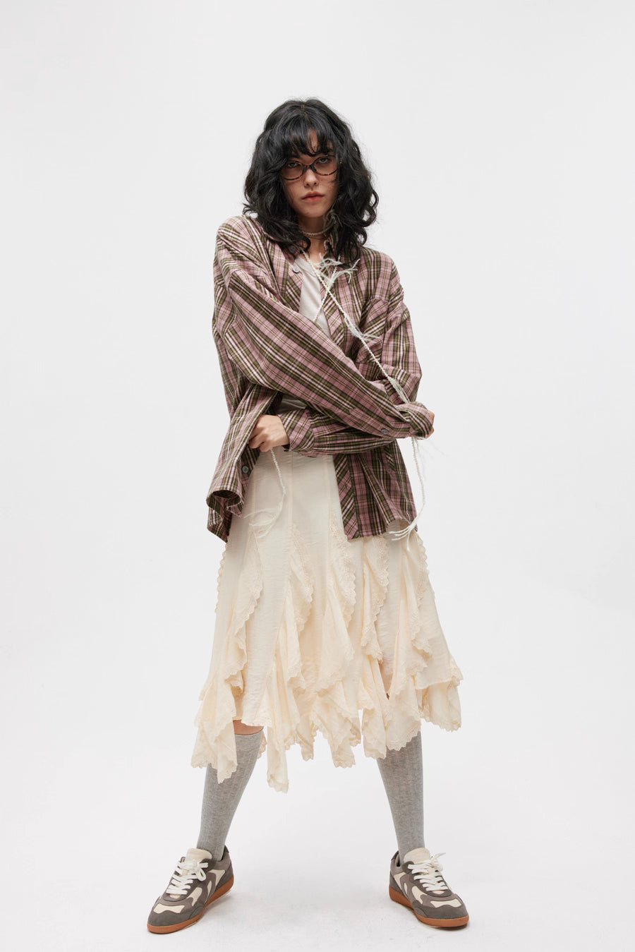 Asymmetric Fluid Flow Skirt