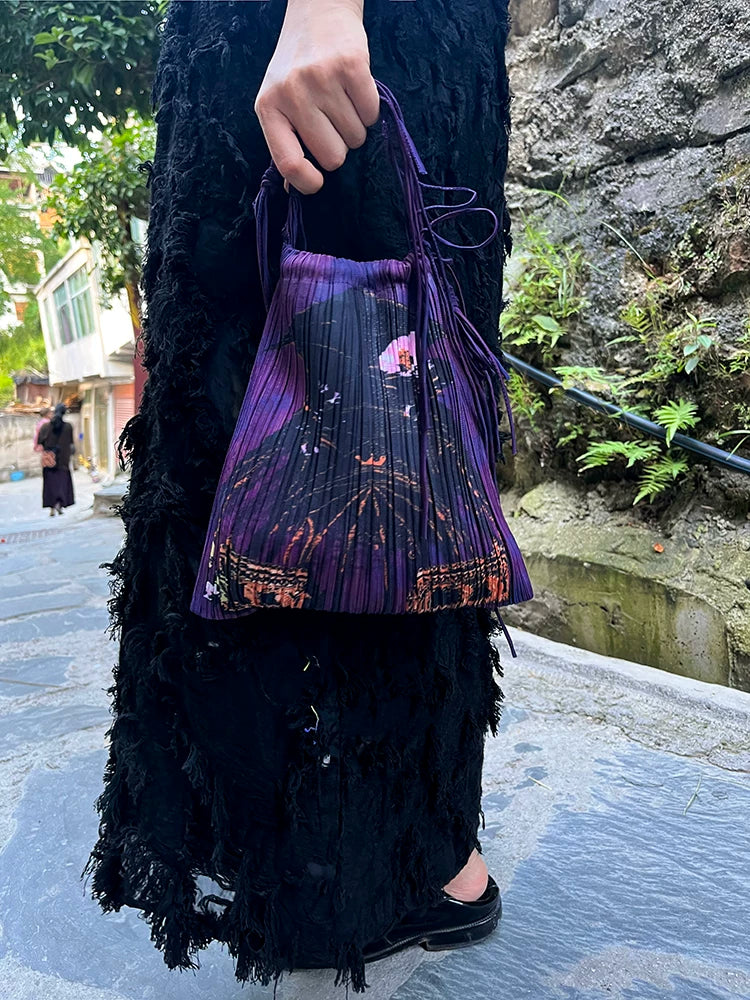 龙门 Dragon Gate Pleated Pouch Bag