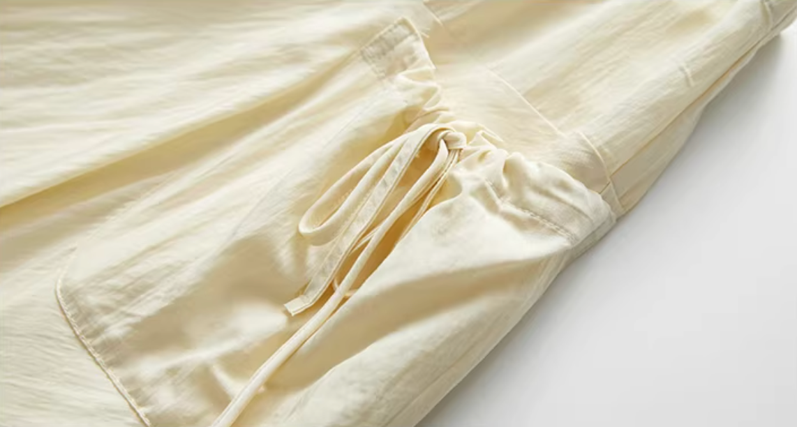 Vector-Point Asymmetric Skirt in Off-White or Navy