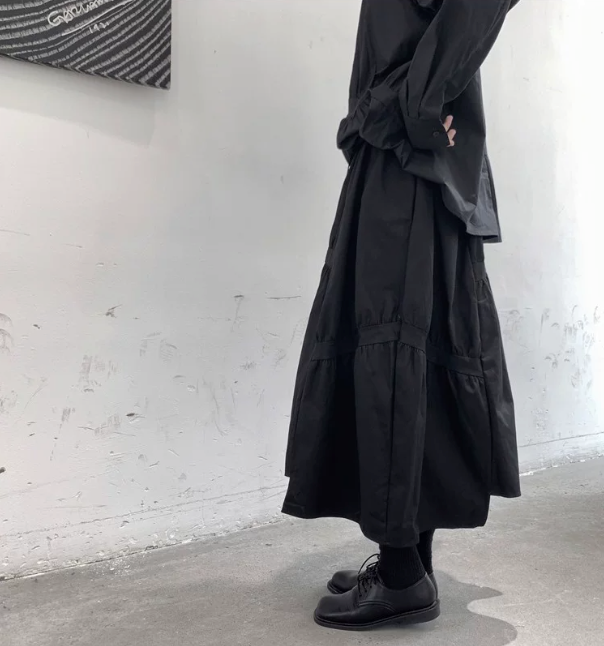 Aeolian Arid-Contour Skirt