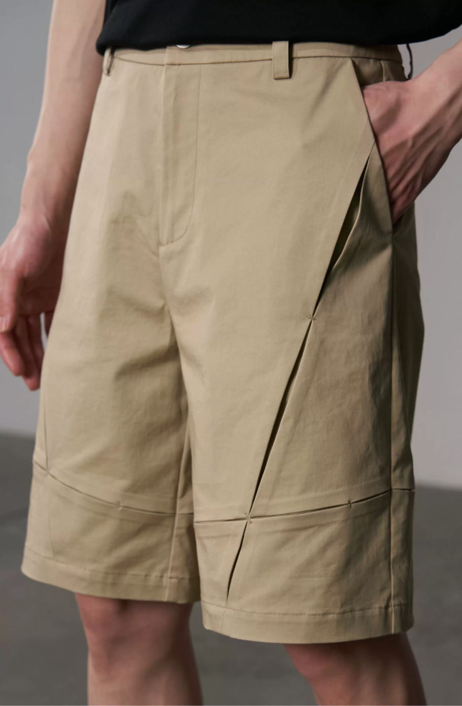 Pinch Seam Intersection Shorts