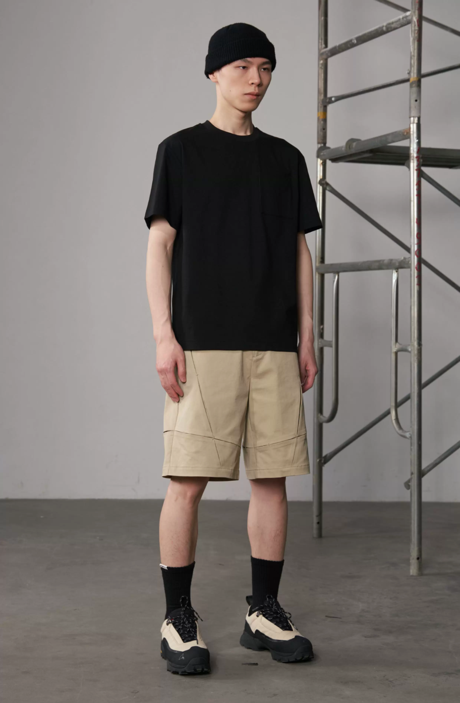 Pinch Seam Intersection Shorts