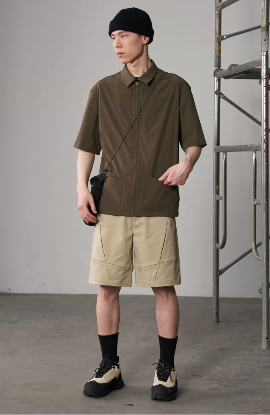 Pinch Seam Intersection Shorts