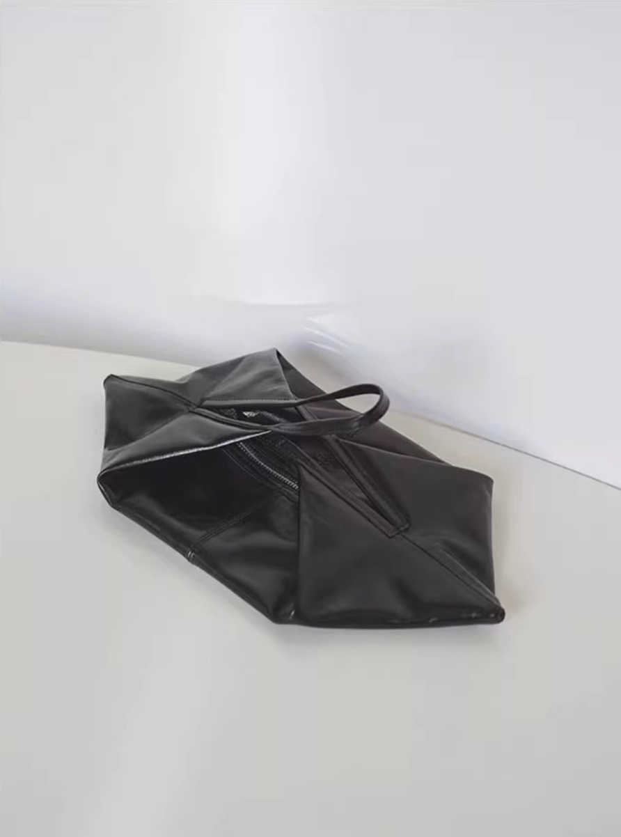 Twist Form Bag (Small)